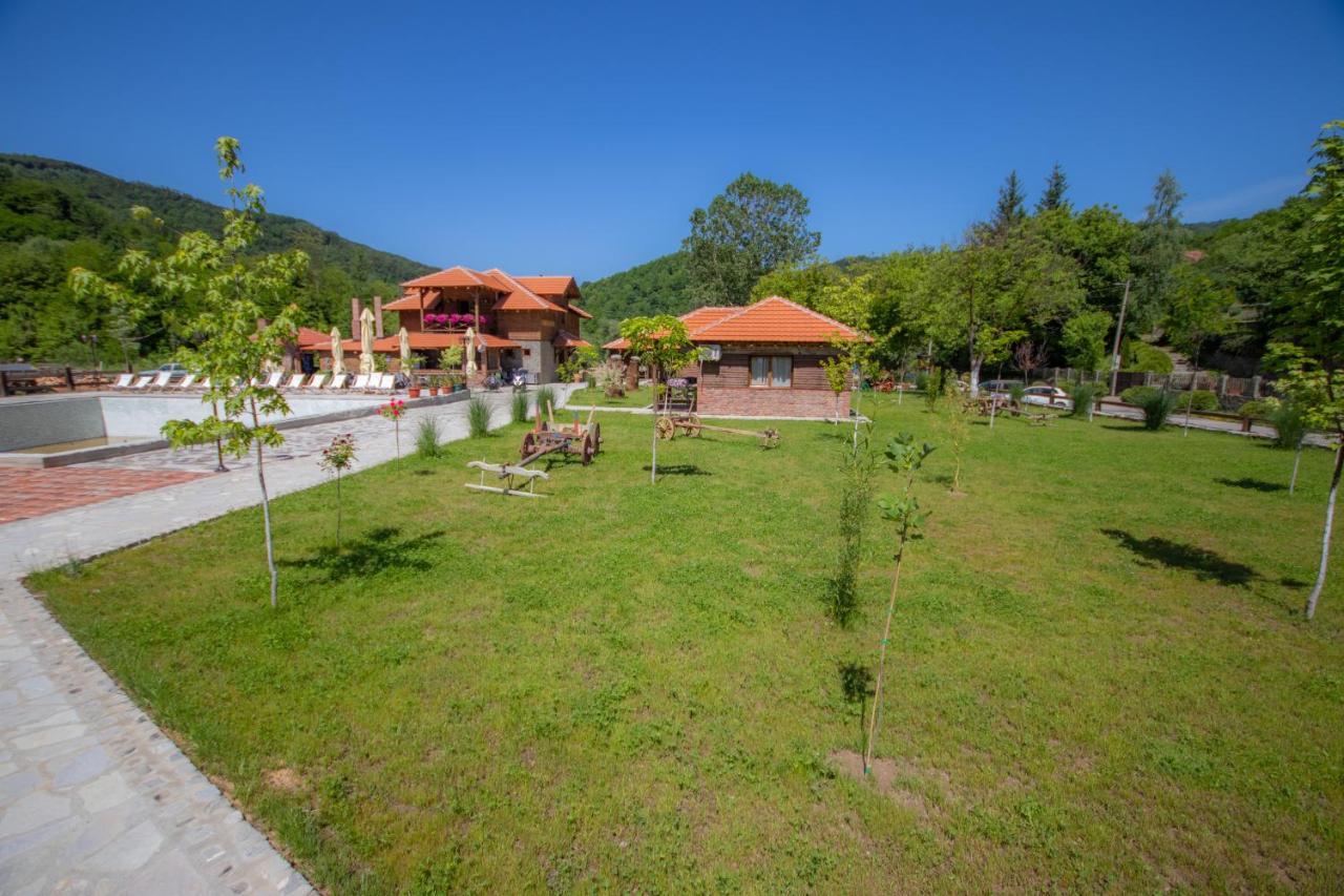 Etno Selo Svodje Appartement Vlasotince Buitenkant foto