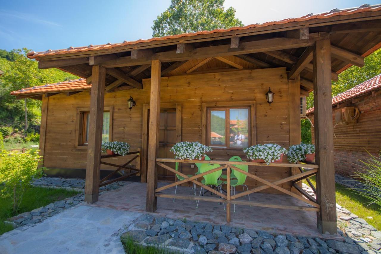 Etno Selo Svodje Appartement Vlasotince Buitenkant foto