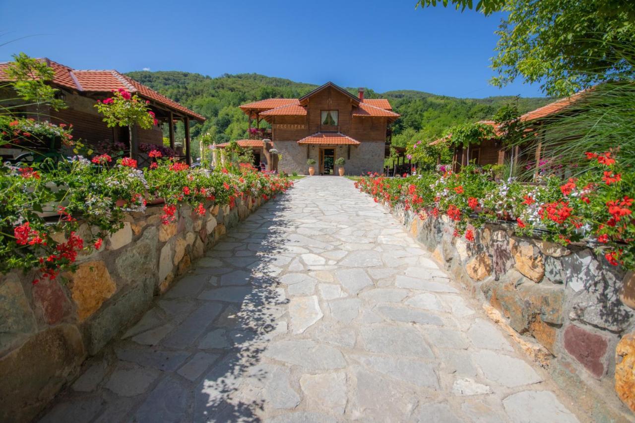 Etno Selo Svodje Appartement Vlasotince Buitenkant foto