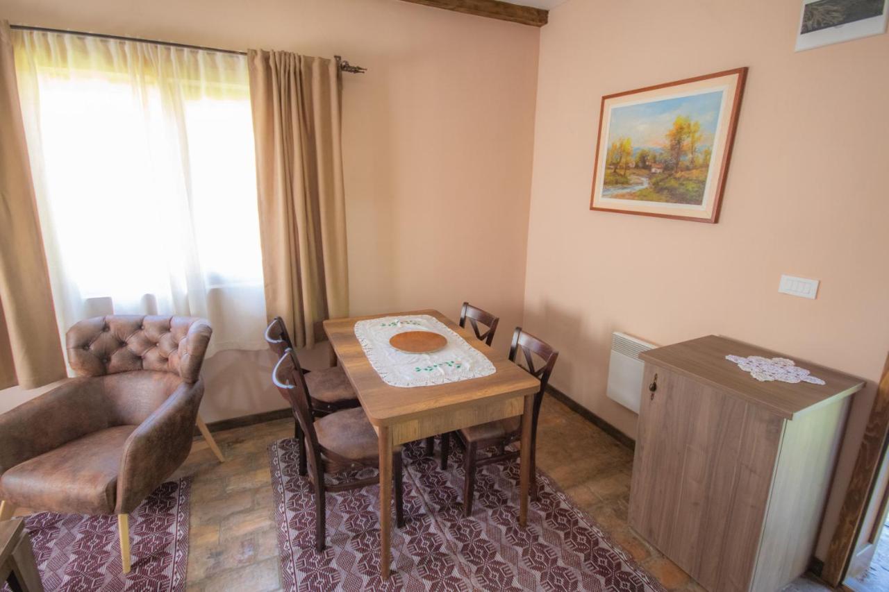 Etno Selo Svodje Appartement Vlasotince Buitenkant foto